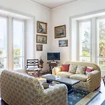 Villa Niobe Exclusive Lakefront Apartment