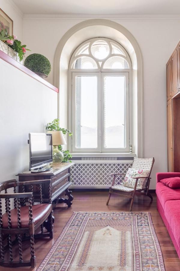 Niobe - Exclusive Lakefront With Private Appartamento Stresa
